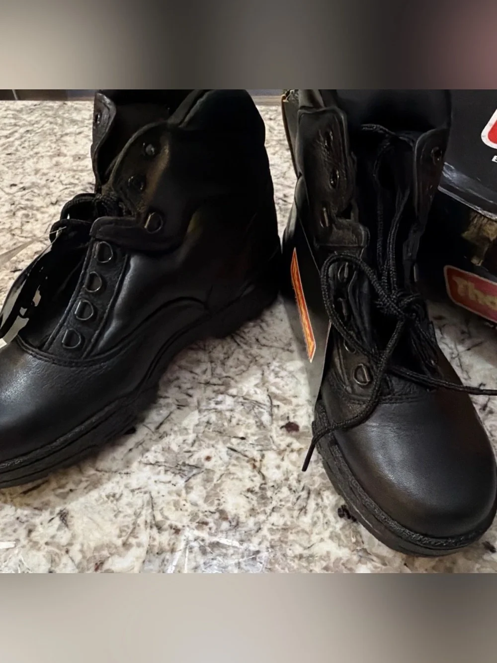 Thorogood Men's Black Leather Work Boots with Vibram Sole Size 9 NWT